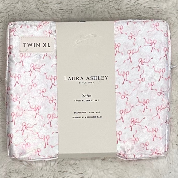 NEW Laura Ashley Dorm Sheet Set Trailing Bows Twin XL - Picture 1 of 2